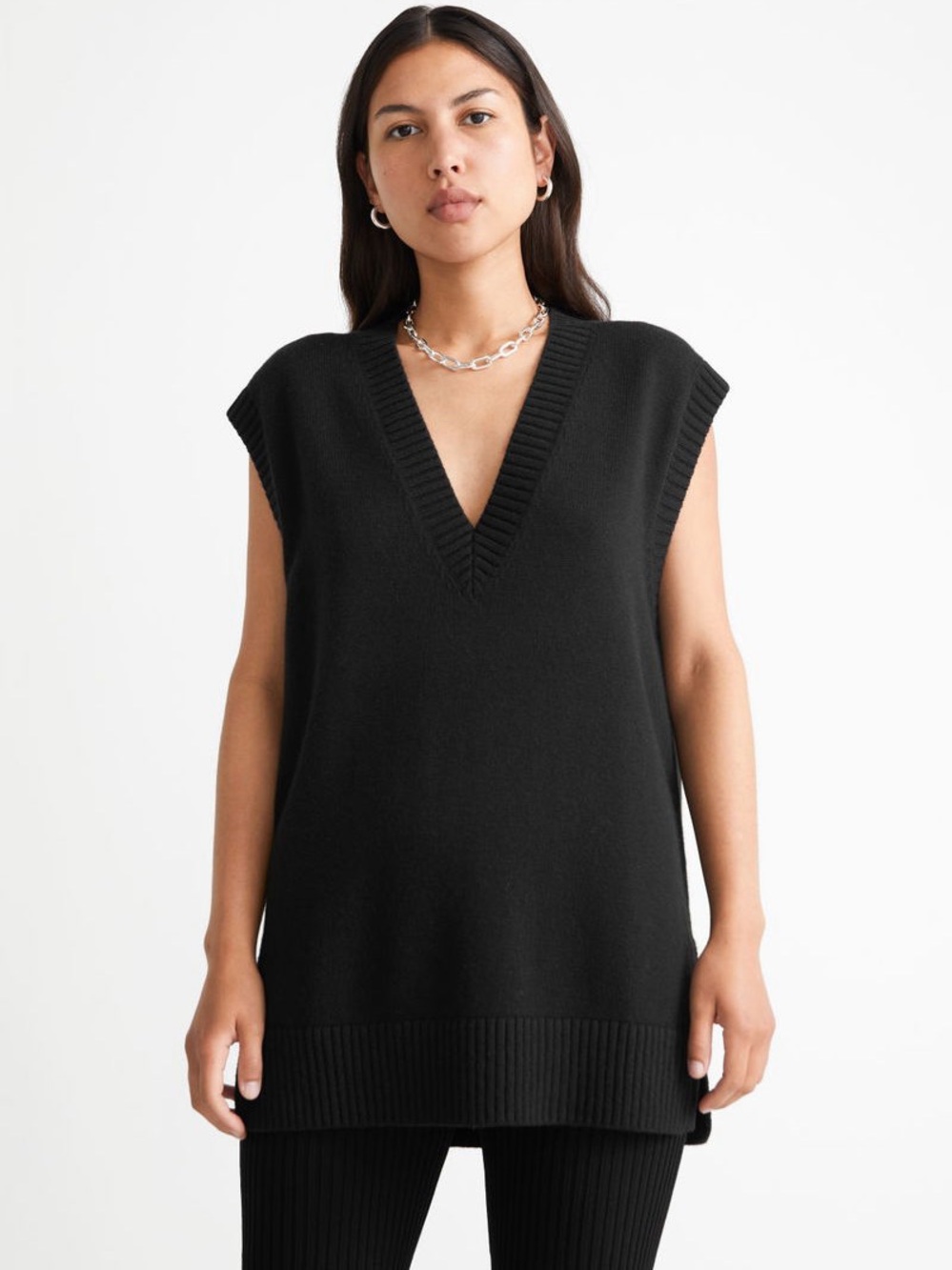 & Other Stories Black V-Neck Sleeveless Knit Vest Size Small